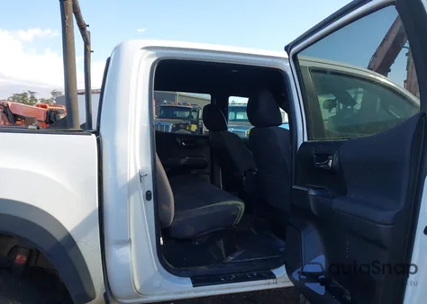 2018 Toyota Tacoma Trd Off Road z USA, uszkodzony, nr VIN 3TMCZ5AN9JM153498